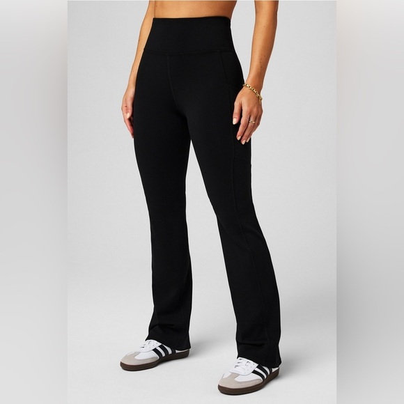 Fabletics Cold Weather Pocketed High-Waisted Mini Flare Sz large black leggings - Picture 2 of 7